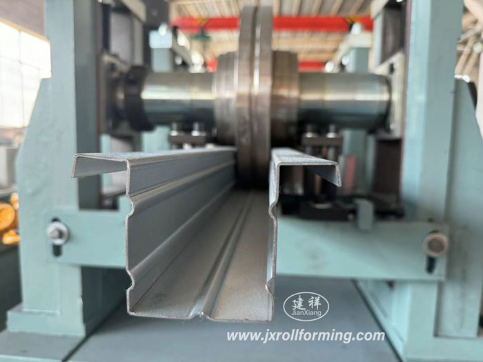 2 Sets Solar Top Hat Channel Roll Forming Machine Shipment to Bulgaria Customer