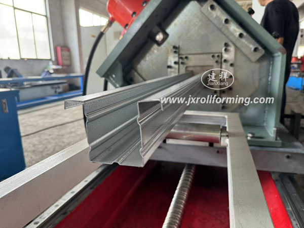 Solar Top Hat Channel Roll Forming Machine