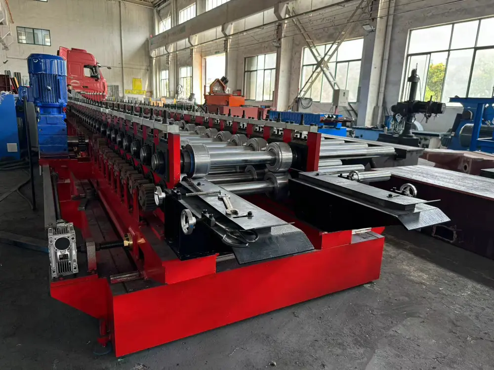 Cable tray forming machine