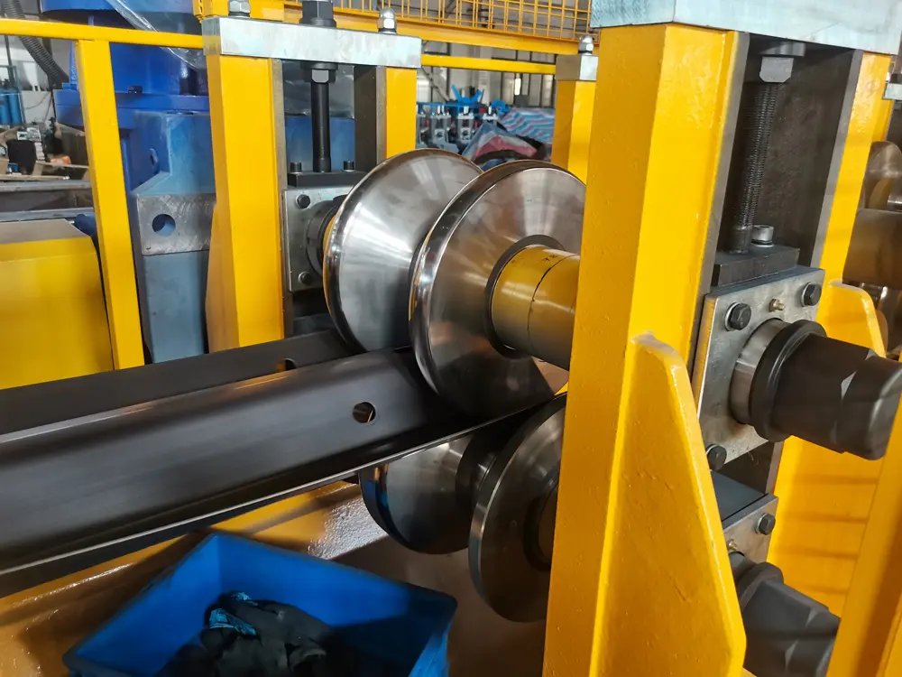 Highway Guardrail Forming Machine